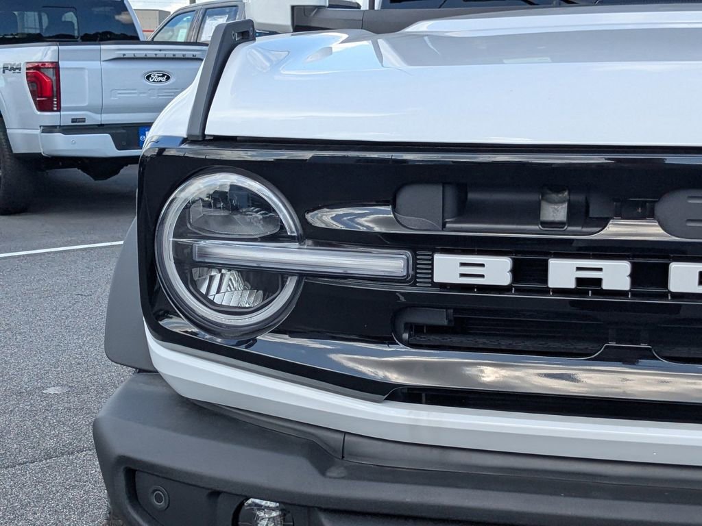 New 2025 Ford Bronco Outer Banks w/ Sasquatch Package AWD/4WD image 10