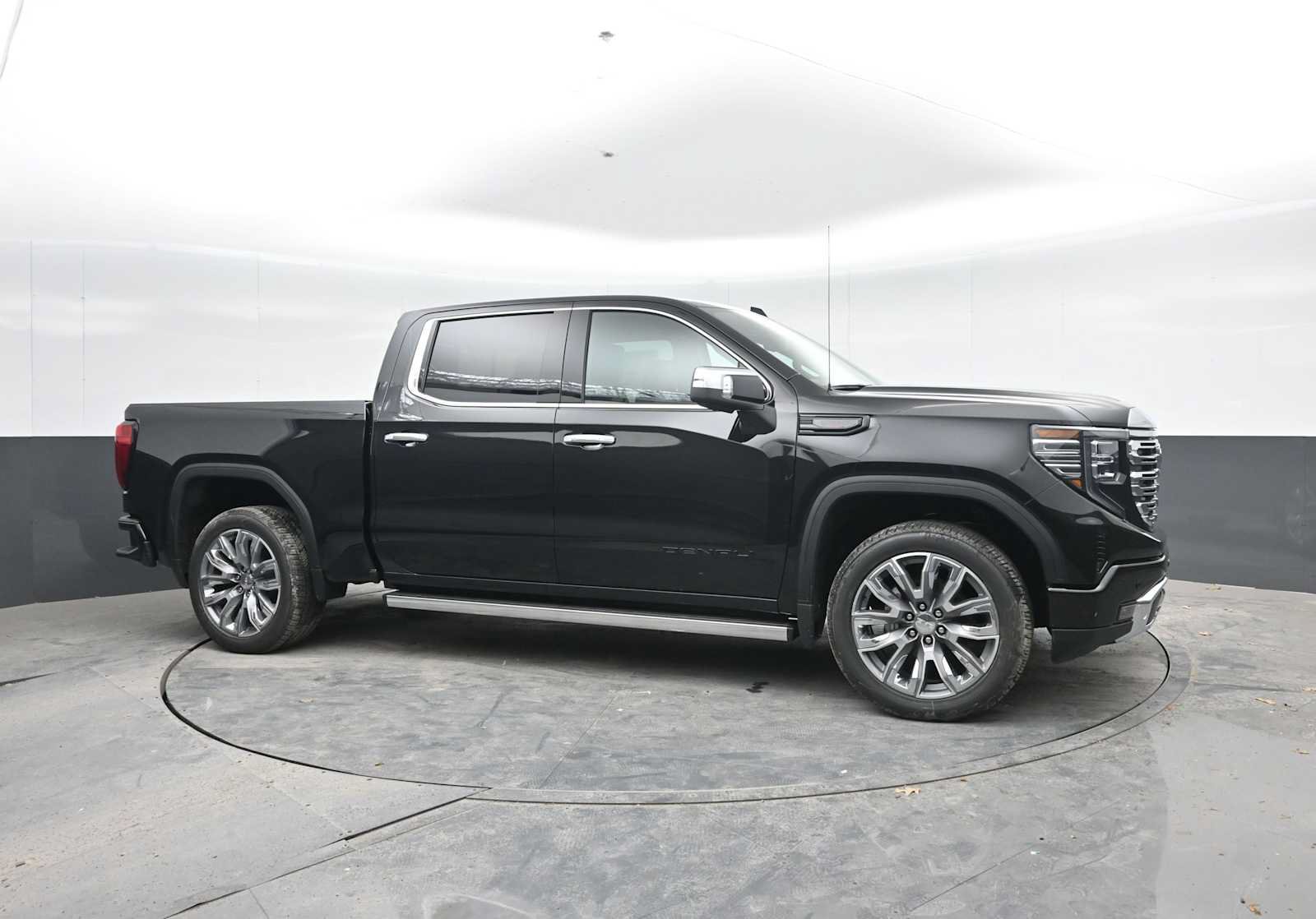 New 2026 GMC Sierra 1500 Denali w/ Denali Reserve Package AWD/4WD image 8
