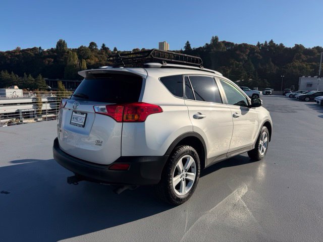 Used 2013 Toyota RAV4 XLE AWD/4WD image 3