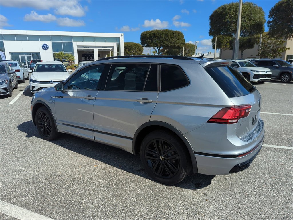 Used 2022 Volkswagen Tiguan SE R-Line image 9