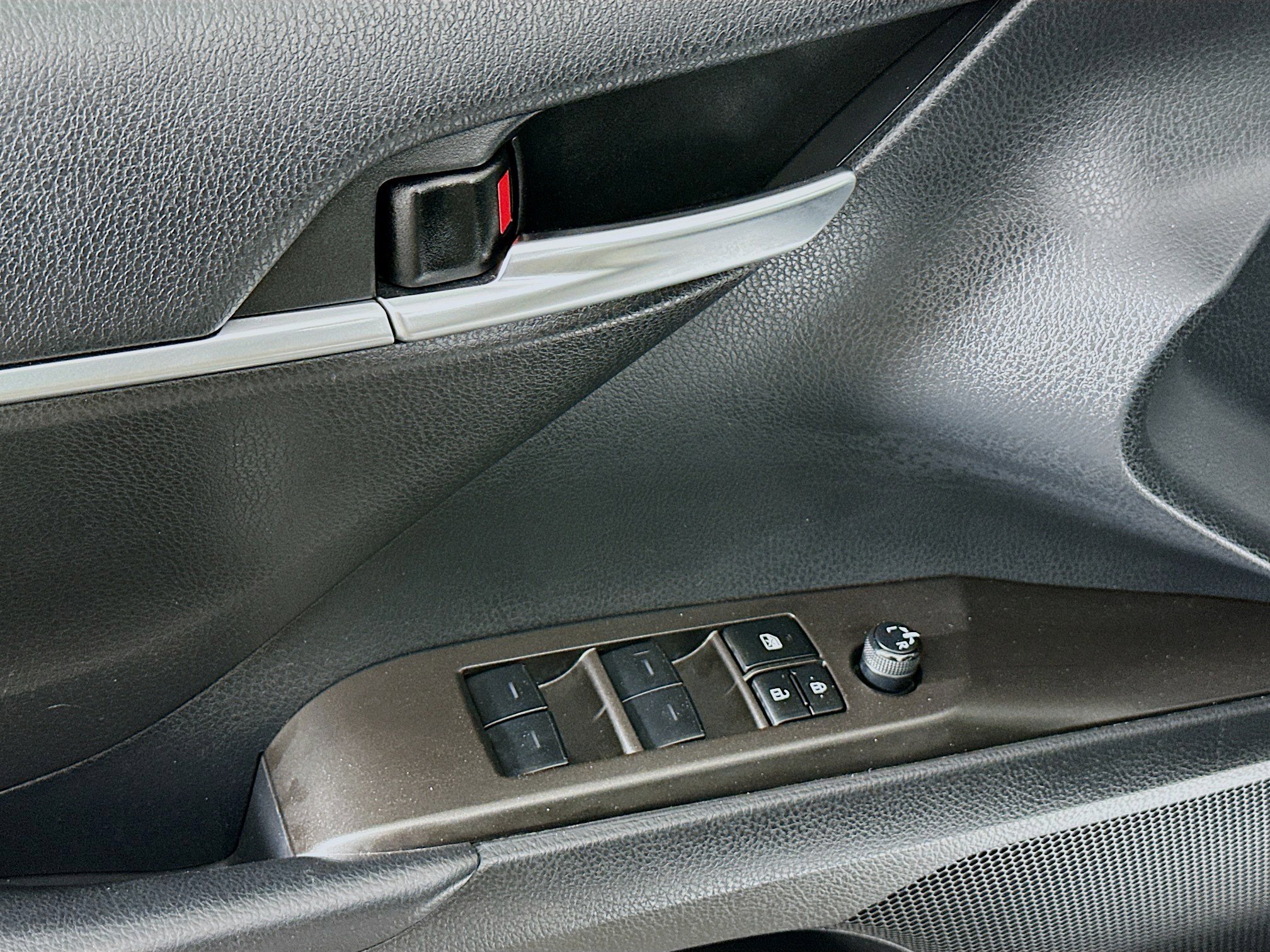 Used 2023 Toyota Camry SE image 15