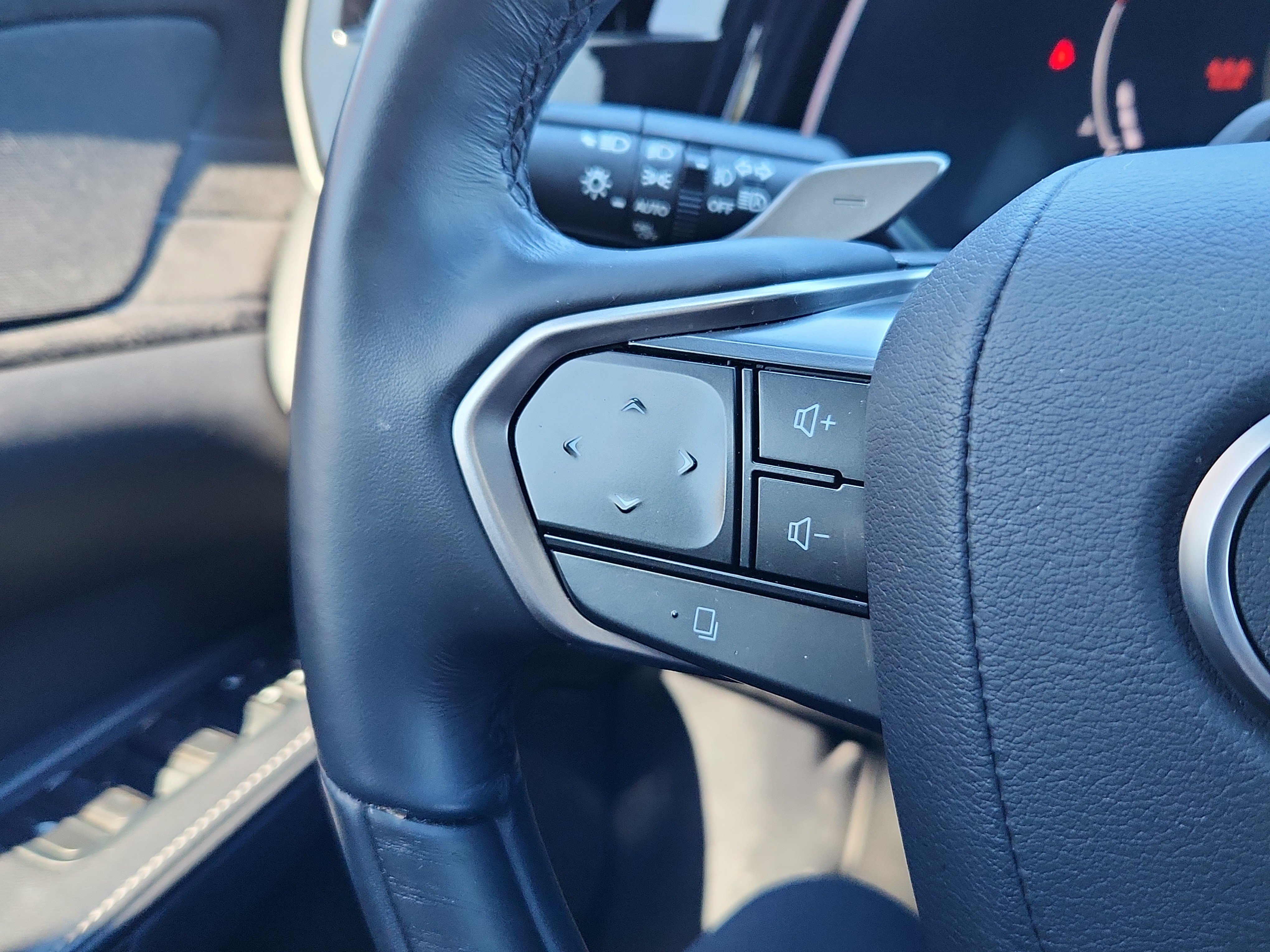 Used 2024 Lexus RX 350 w/ Convenience Package image 17