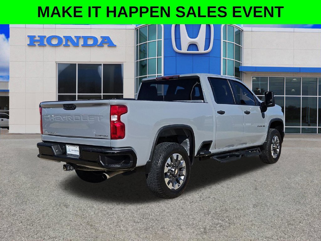 Used 2025 Chevrolet Silverado 2500 Custom w/ Custom Value Package AWD/4WD image 3