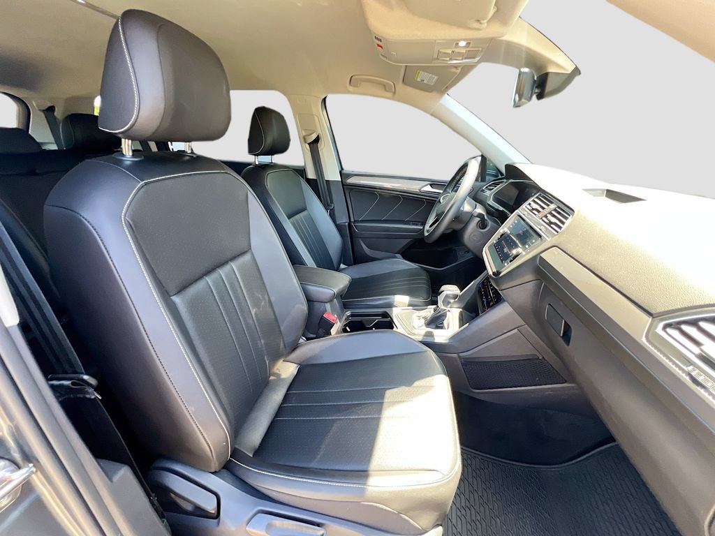 Used 2022 Volkswagen Tiguan SE FWD image 28