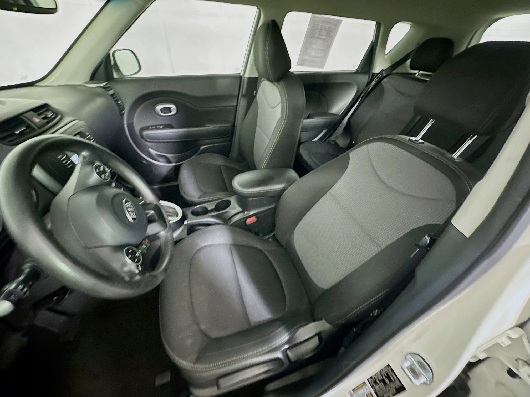 Used 2017 Kia Soul + image 13