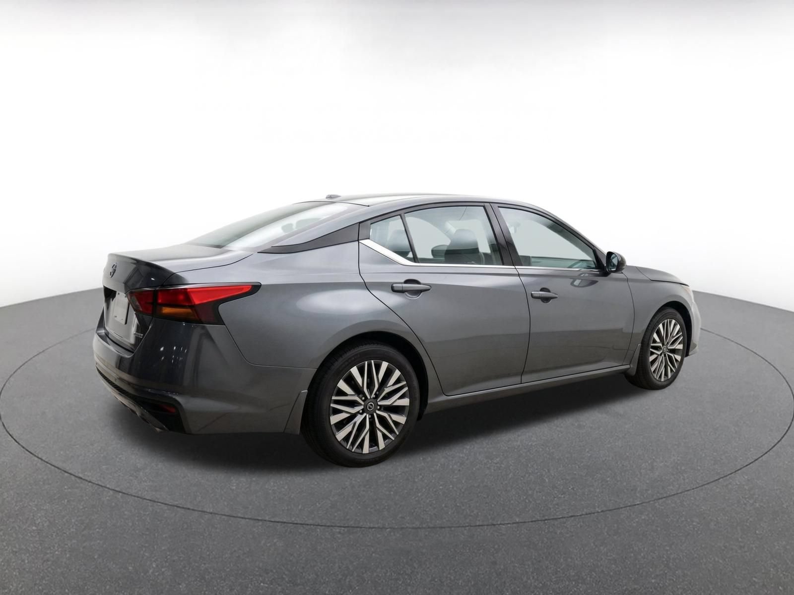 Used 2026 Nissan Altima 2.5 SV FWD image 9