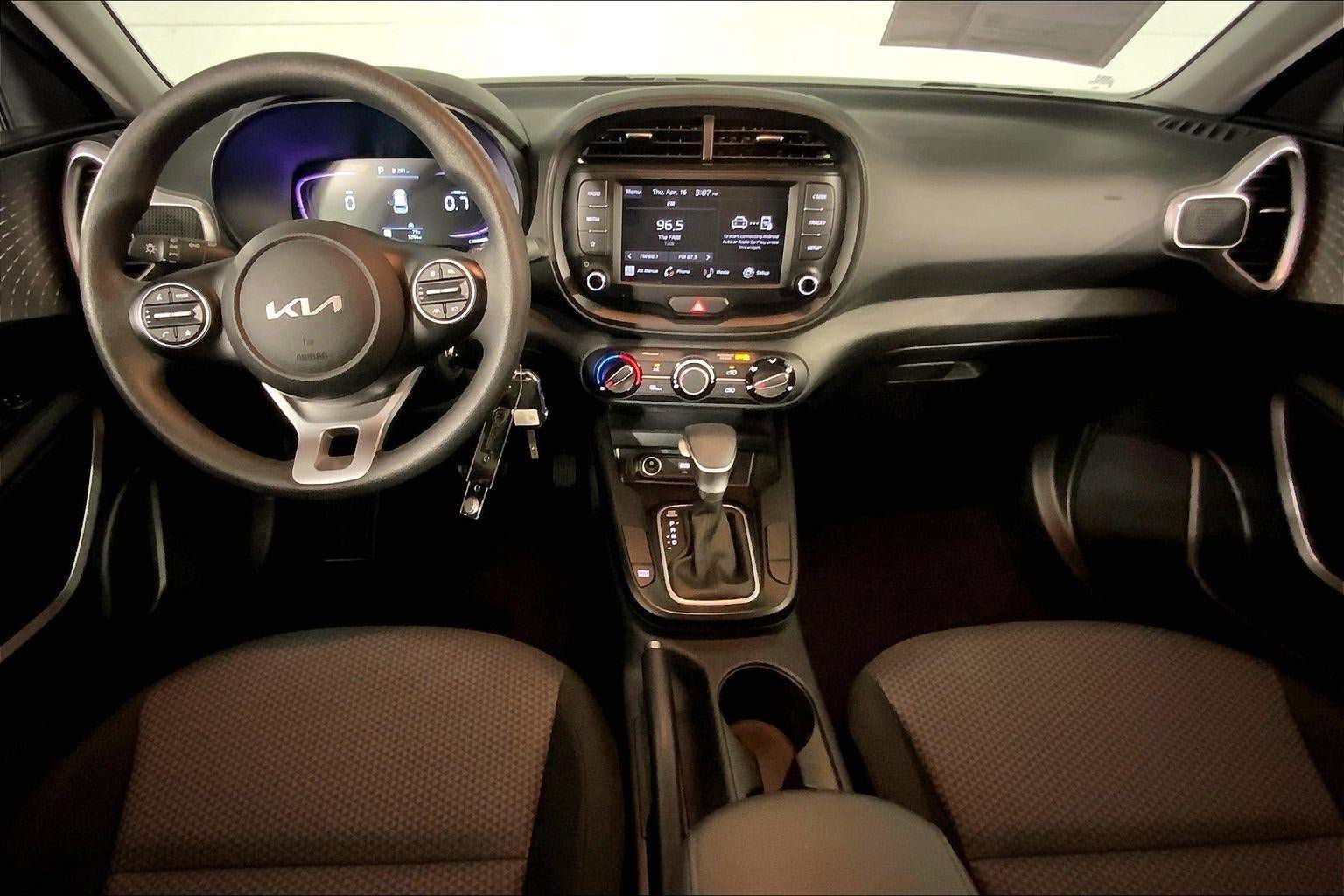 Certified 2025 Kia Soul LX image 15