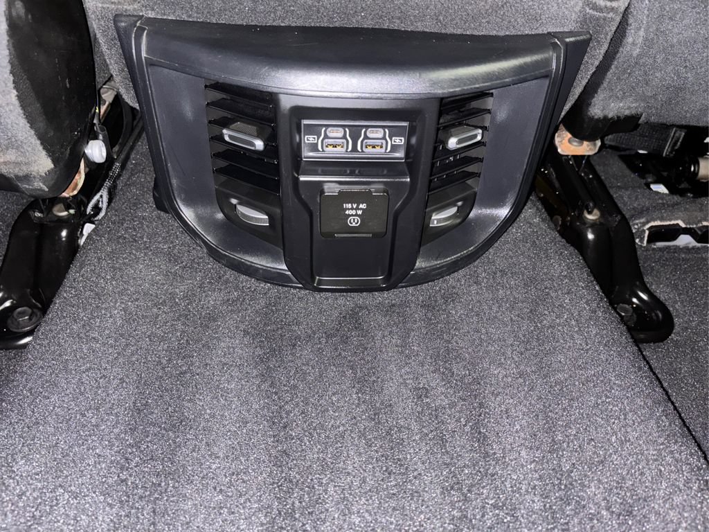 Used 2024 RAM 2500 Laramie w/ Safety Group AWD/4WD image 33