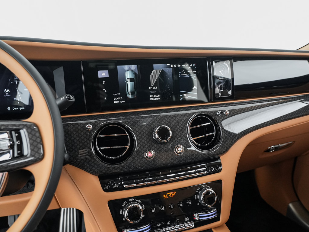 New 2027 Rolls-Royce Ghost Black Badge AWD/4WD image 19
