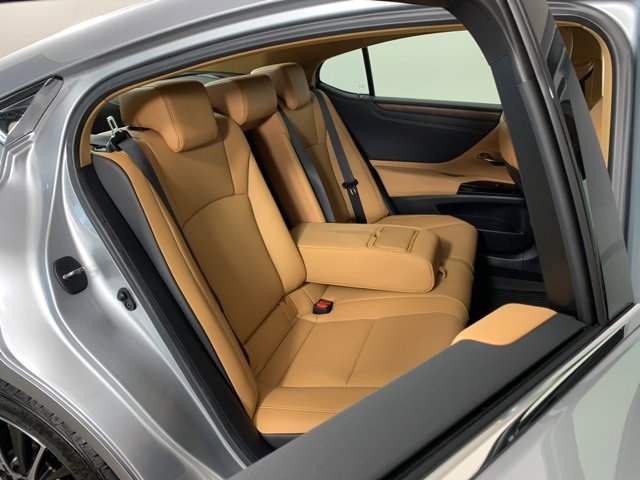 Used 2025 Lexus ES 300h w/ Premium Package image 27