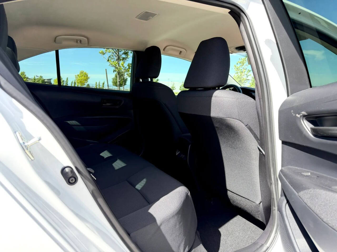 Used 2025 Toyota Corolla LE FWD image 22