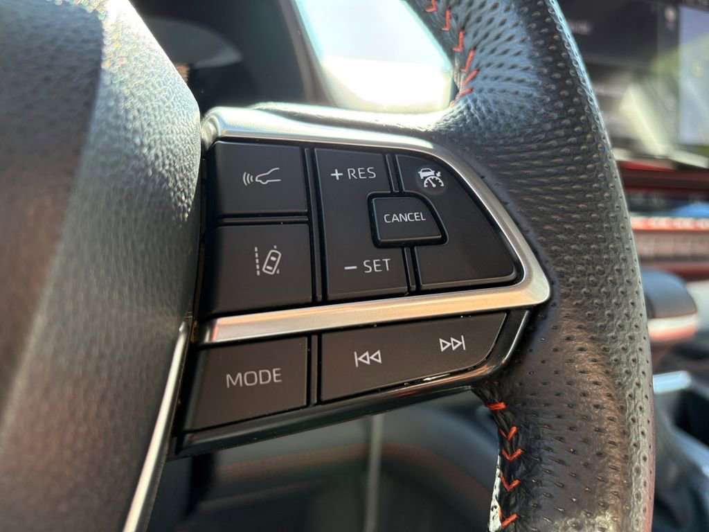 Used 2023 Toyota Sienna XSE image 19