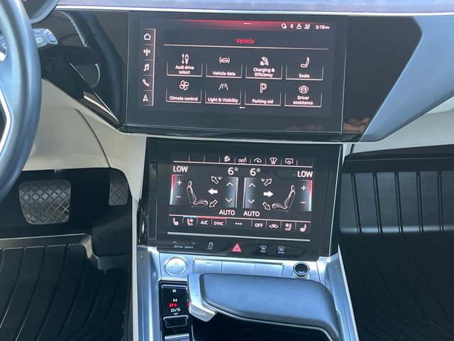 Used 2019 Audi e-tron Prestige w/ Prestige Package AWD/4WD image 24