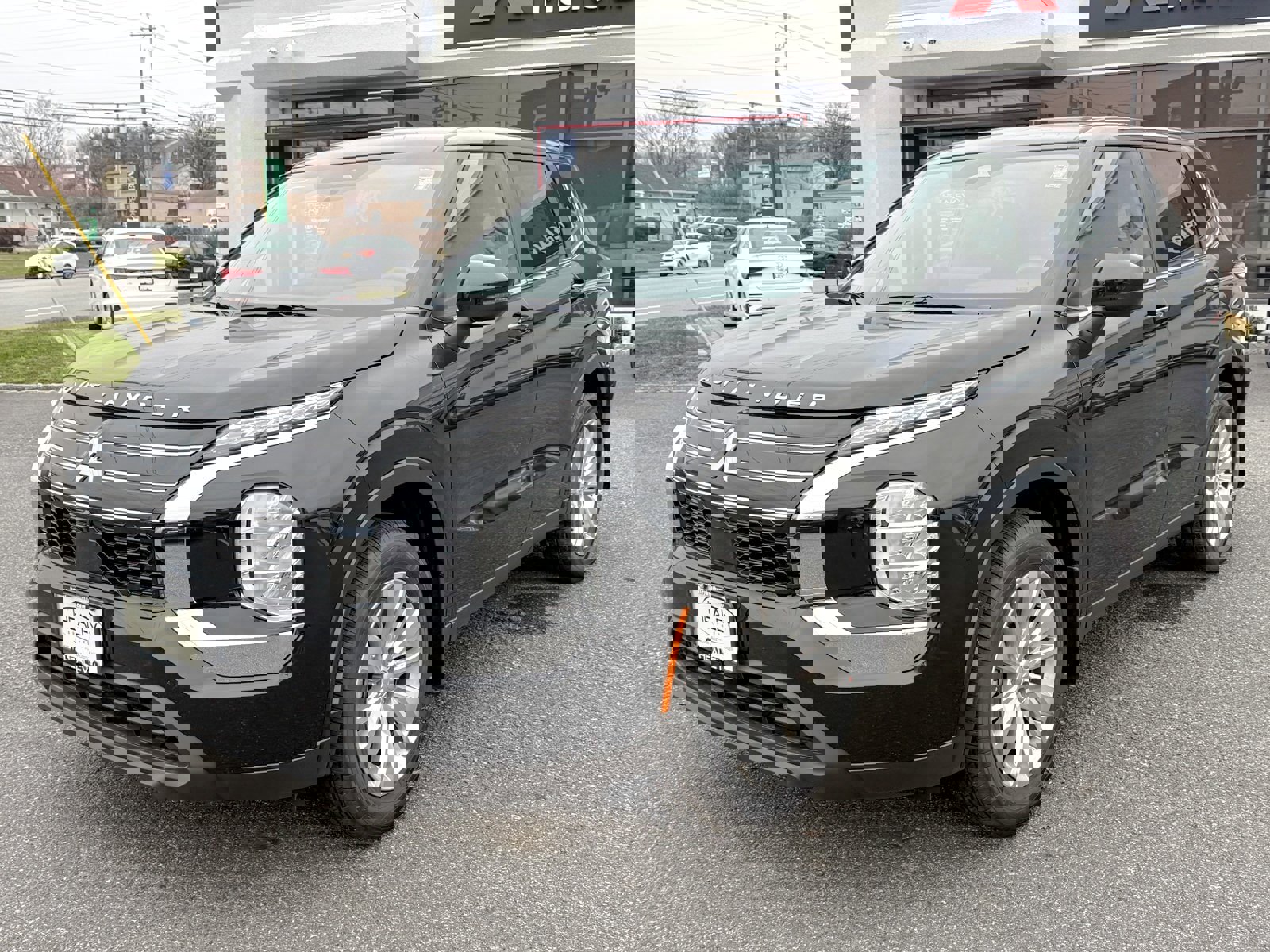 New 2025 Mitsubishi Outlander ES image 3