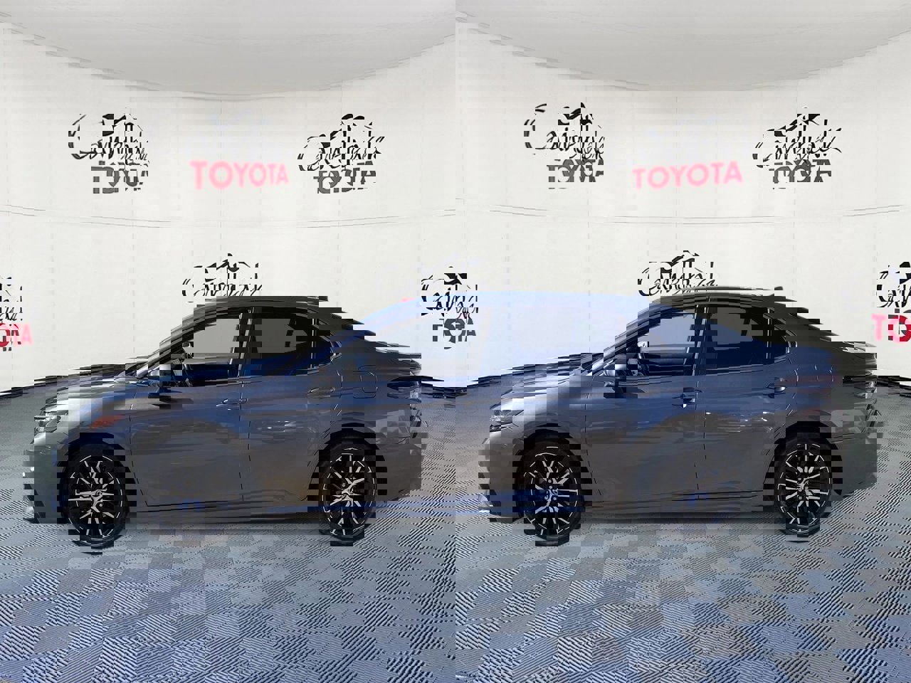 Used 2021 Toyota Camry SE w/ Carpet Mat Package (TMS) image 5