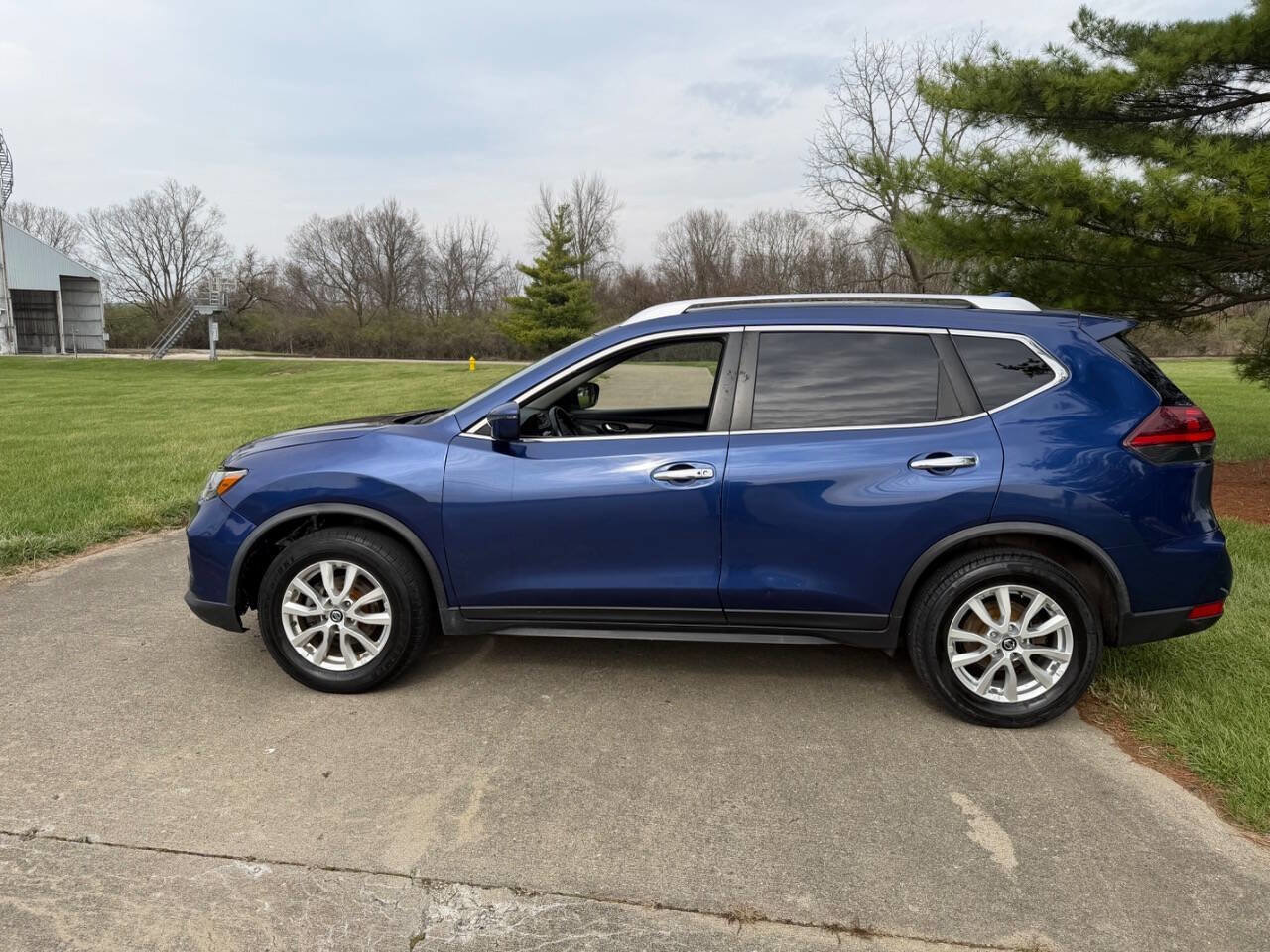 Used 2020 Nissan Rogue SV image 7