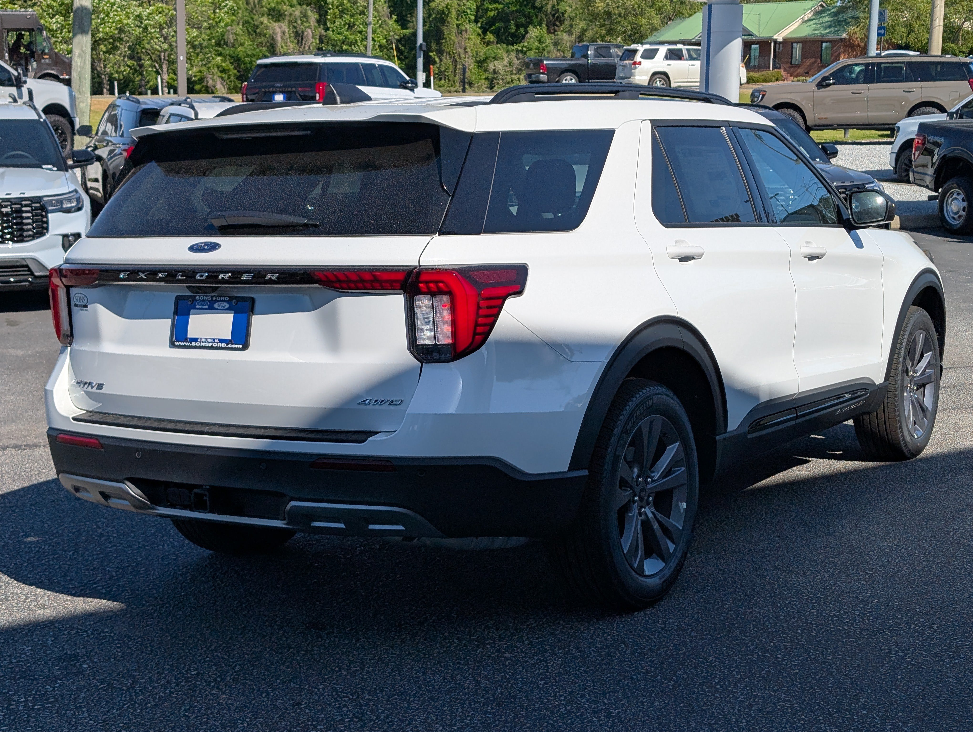 New 2026 Ford Explorer Active w/ Active Comfort Package AWD/4WD image 9