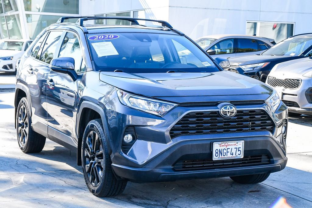 Used 2020 Toyota RAV4 XLE Premium image 3
