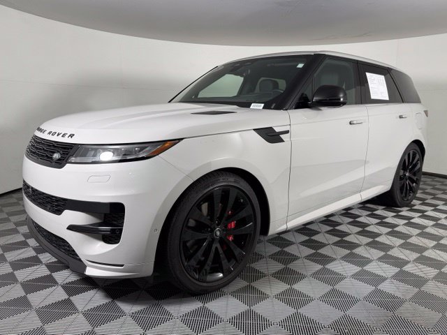 Used 2025 Land Rover Range Rover Sport Dynamic SE AWD/4WD image 2