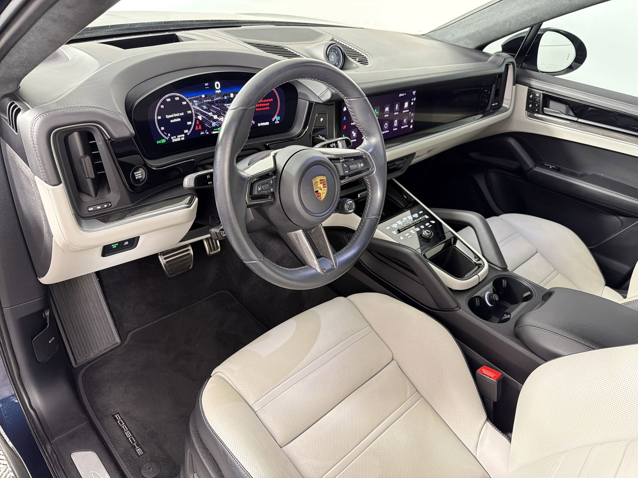 Certified 2024 Porsche Cayenne Turbo AWD/4WD image 4