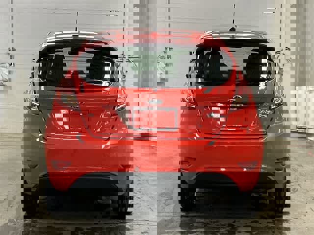 Used 2014 Ford Fiesta SE w/ Equipment Group 201A image 4