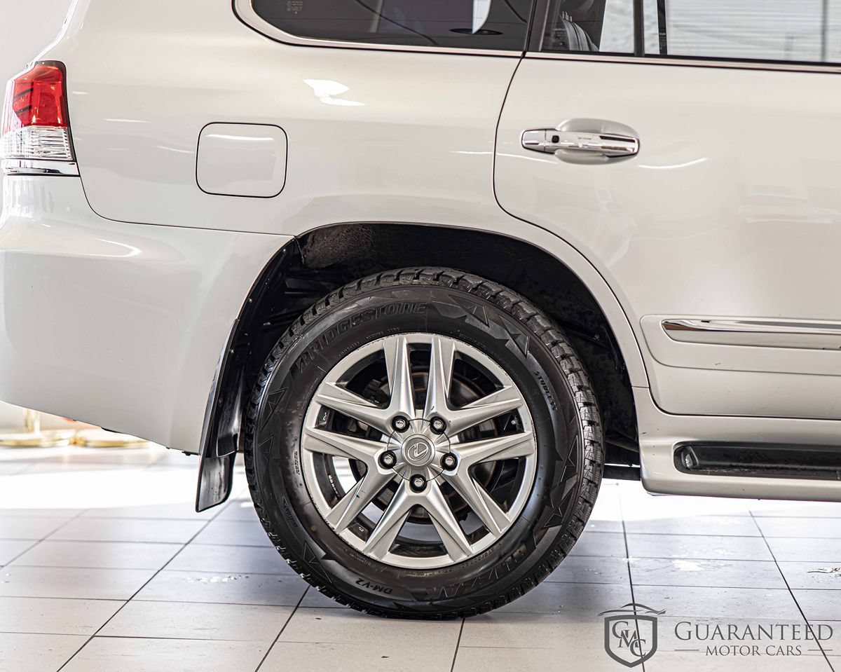 Used 2015 Lexus LX 570 4WD w/ Luxury Package image 10