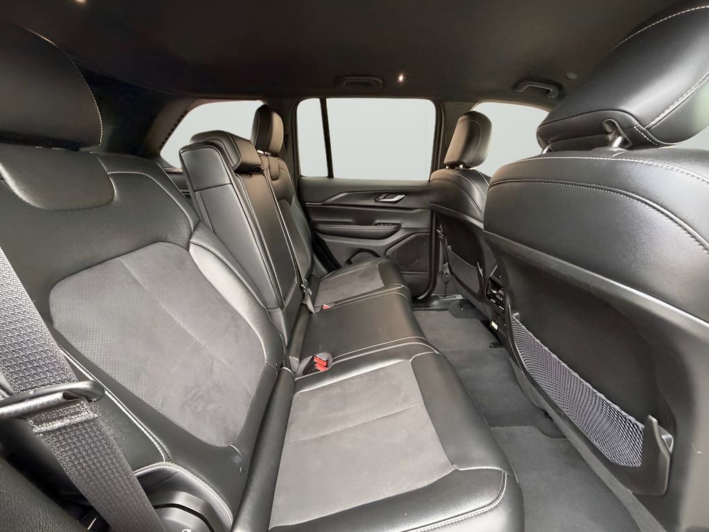 Used 2024 Jeep Grand Cherokee Altitude image 20