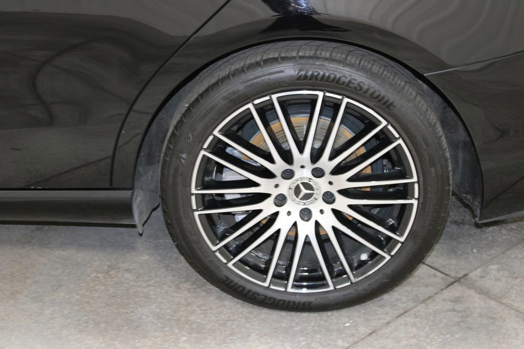 Used 2025 Mercedes-Benz C 300 Sedan image 41