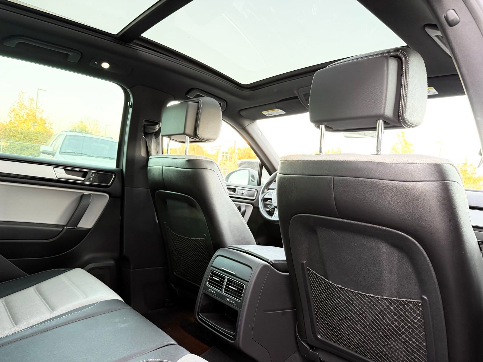 Used 2017 Volkswagen Touareg Wolfsburg Edition AWD/4WD image 27