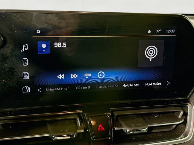 Used 2025 Chevrolet TrailBlazer ACTIV w/ Driver Confidence Package image 15