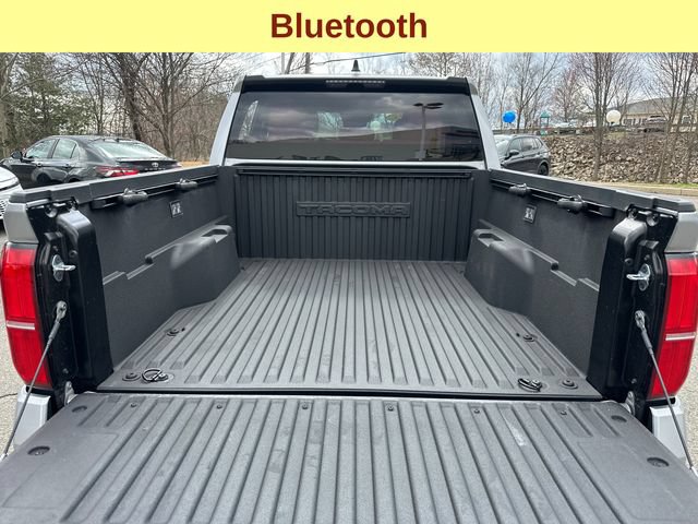 Used 2025 Toyota Tacoma SR5 AWD/4WD image 11