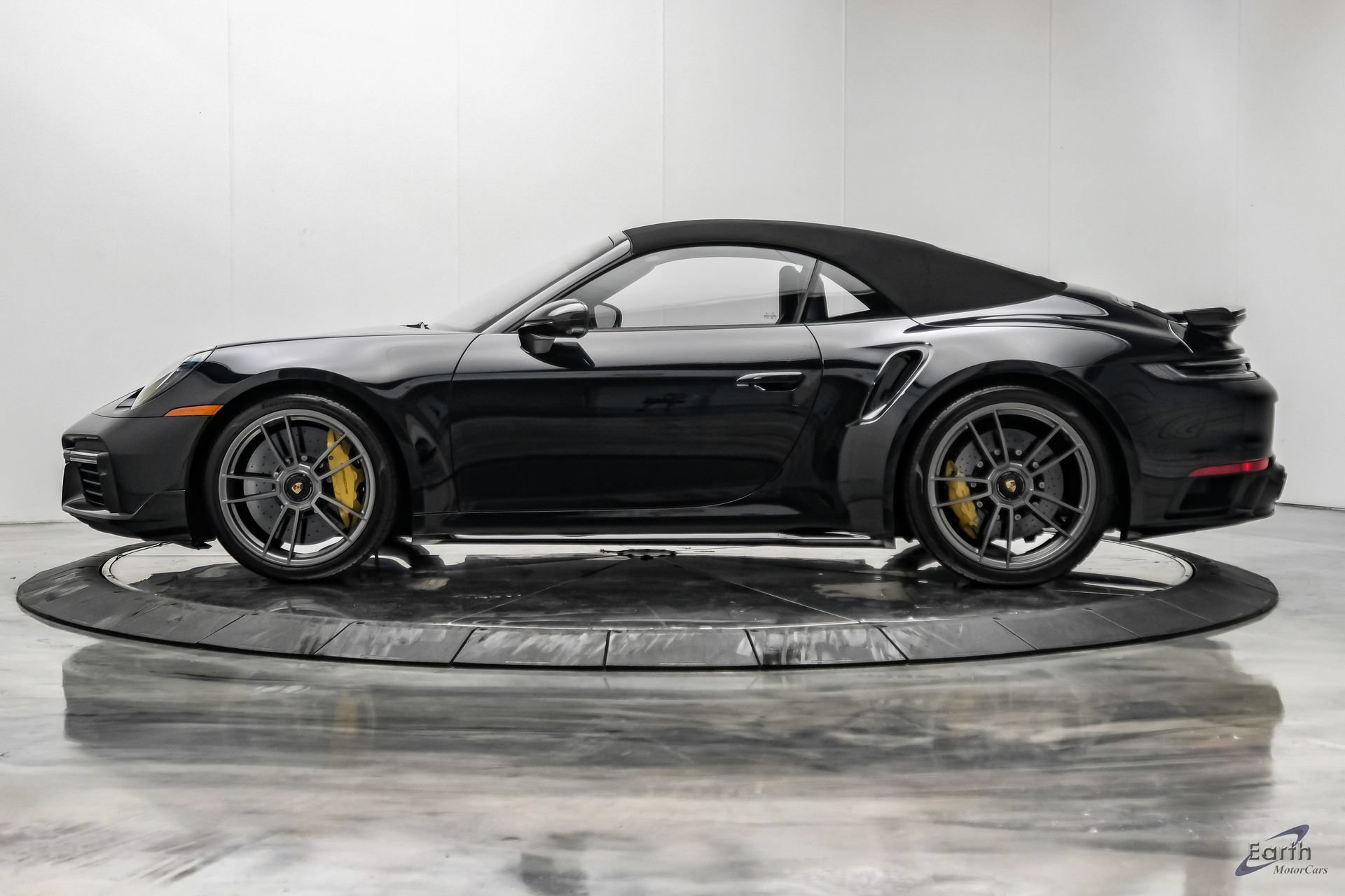Used 2025 Porsche 911 Turbo S w/ Exterior Sport Package AWD/4WD image 9