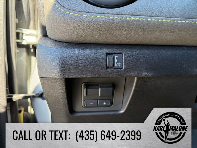 Used 2024 Chevrolet Colorado ZR2 w/ Technology Package image 16