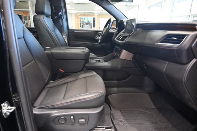 Used 2023 Chevrolet Tahoe High Country AWD/4WD image 12