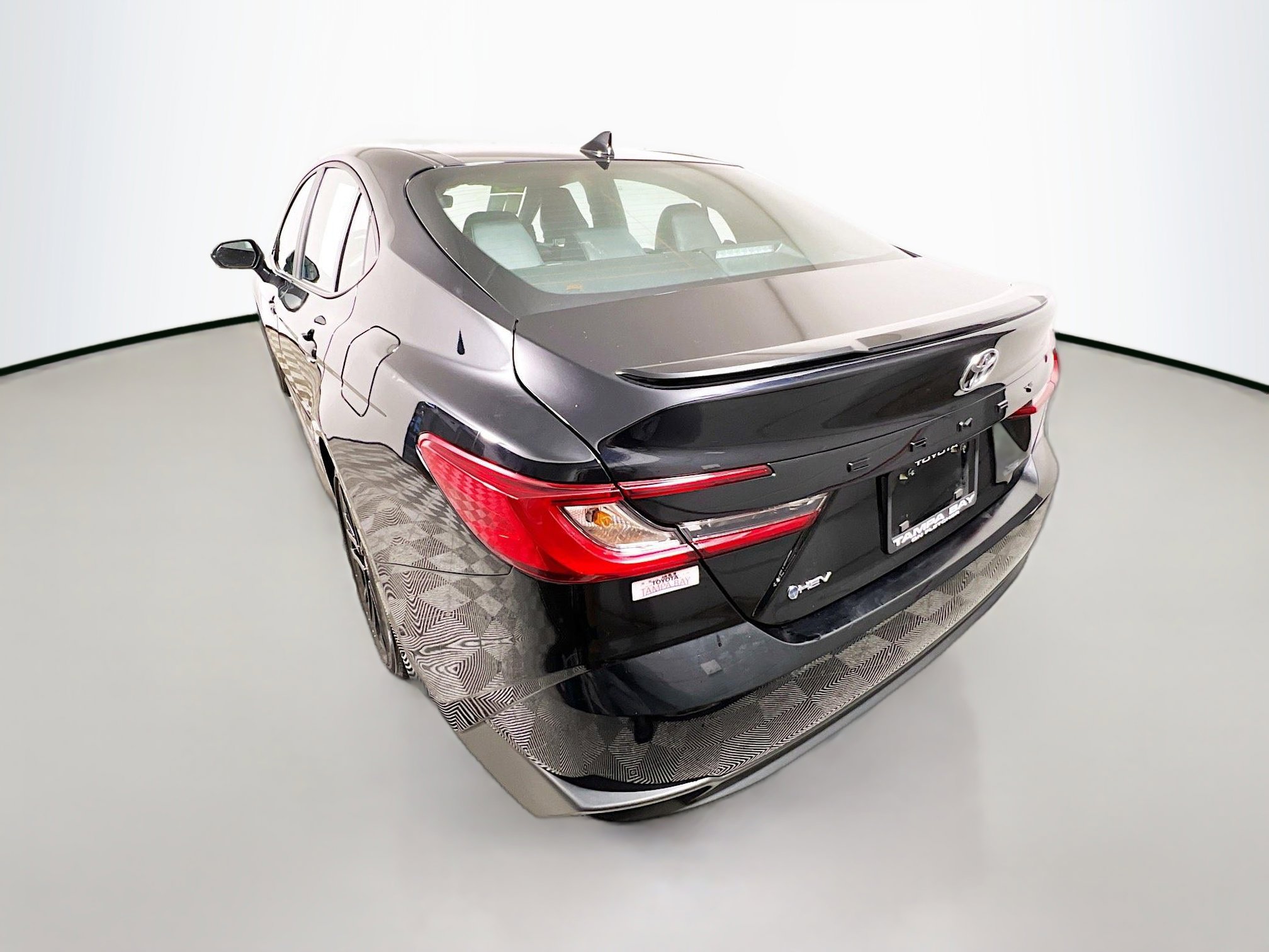 Used 2025 Toyota Camry SE image 8