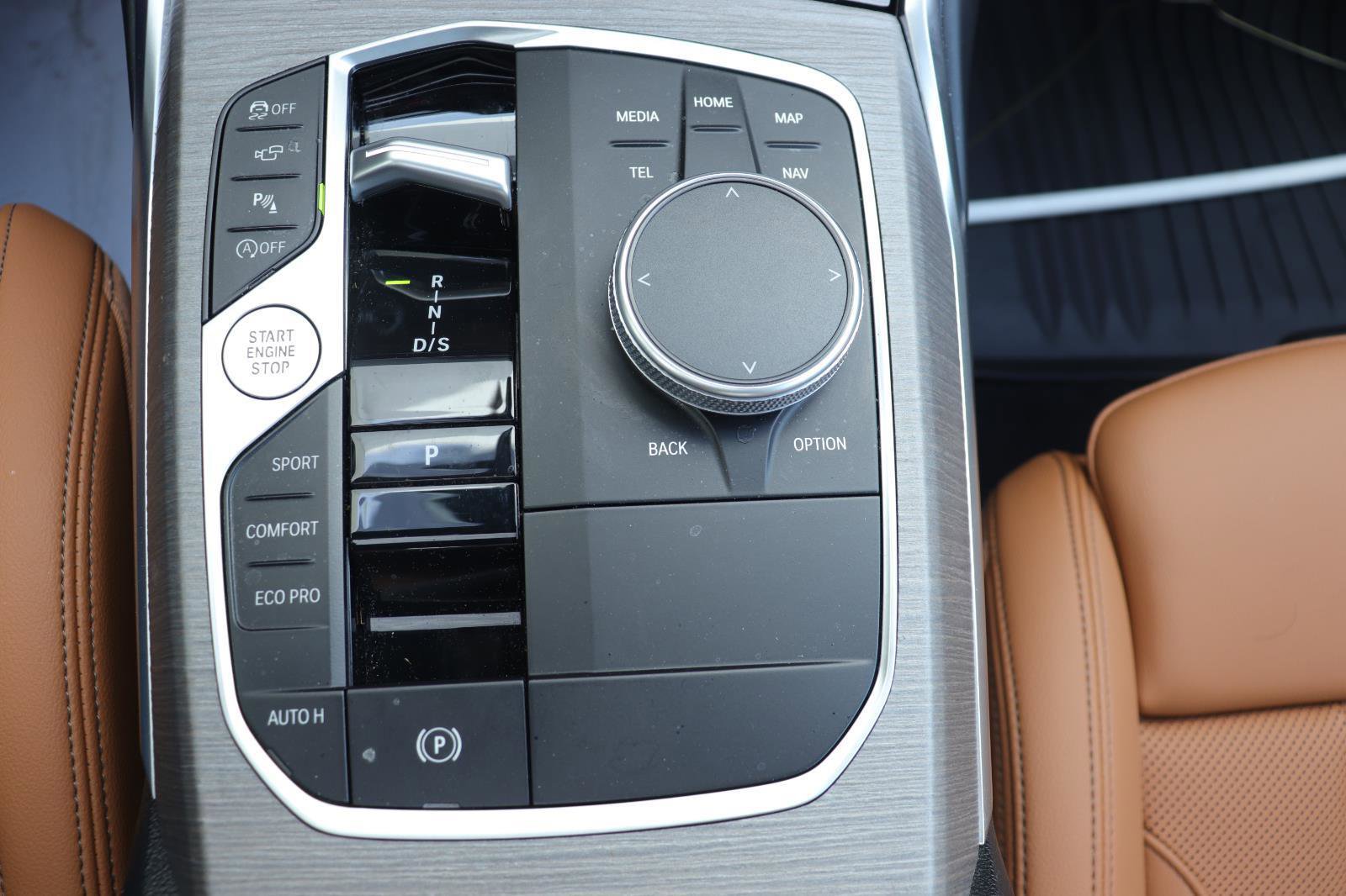 Used 2025 BMW 430i Coupe w/ Convenience Package image 32