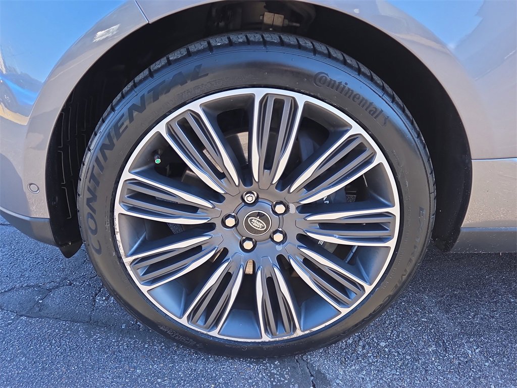 Used 2022 Land Rover Range Rover Westminster Edition image 9