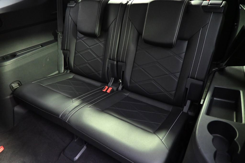 Used 2025 Volkswagen Atlas SE image 22