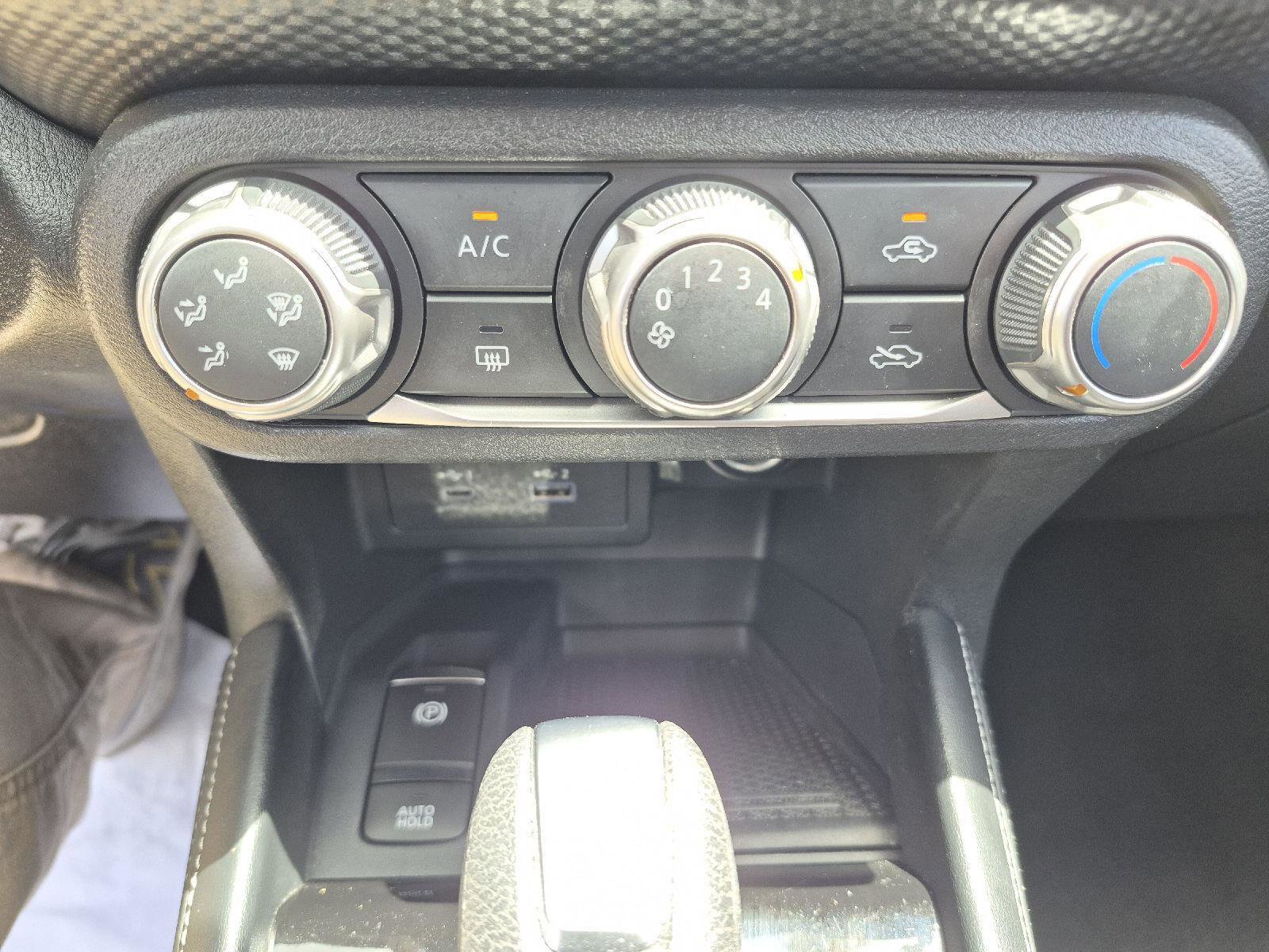 Used 2023 Nissan Kicks SV image 7