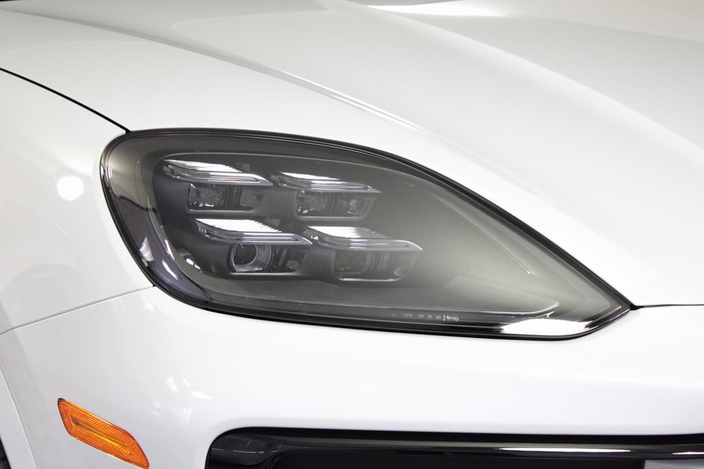 Used 2025 Porsche Cayenne image 11