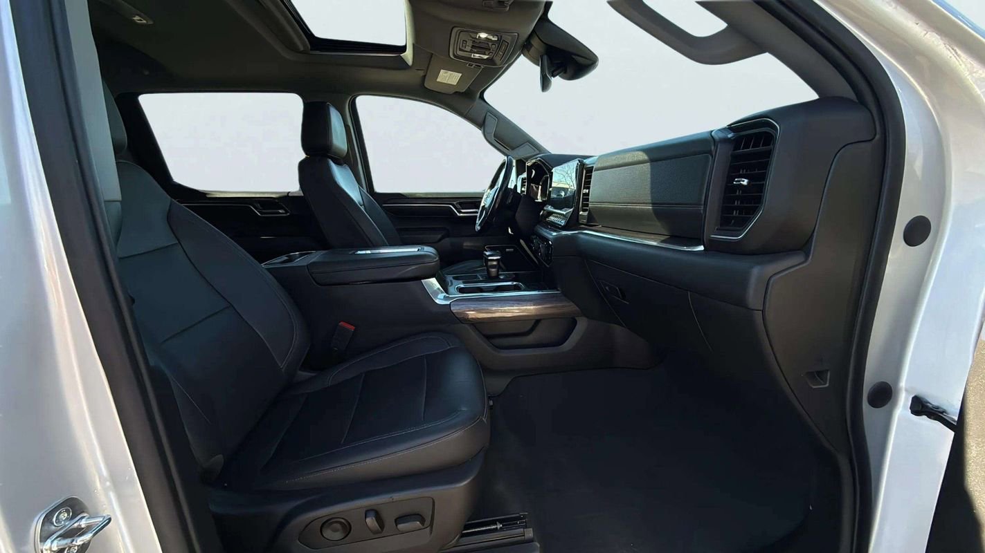 Used 2022 Chevrolet Silverado 1500 LTZ w/ LTZ Premium Package image 15