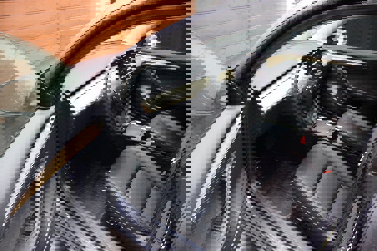 Used 2023 Tesla Model 3 Standard Range image 21