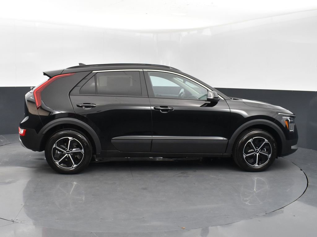 Certified 2025 Kia Niro EX FWD image 8