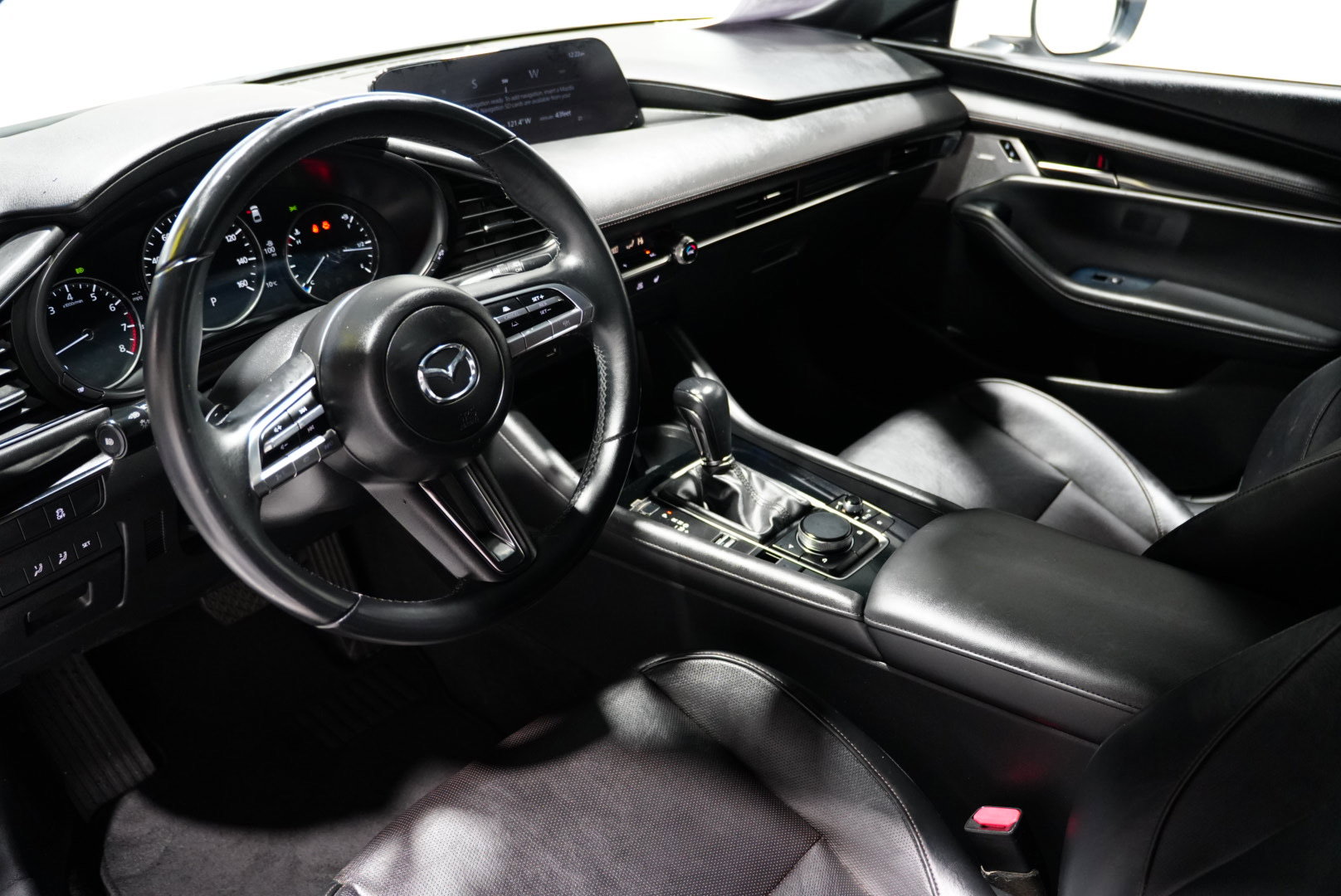 Used 2020 MAZDA MAZDA3 Hatchback w/ Premium Package image 11