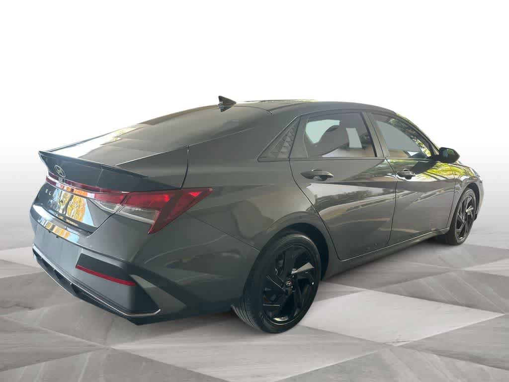 Used 2026 Hyundai Elantra Sport FWD image 8