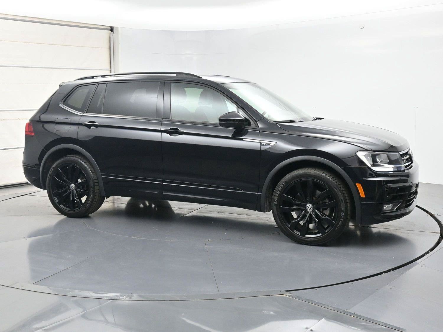 Used 2020 Volkswagen Tiguan SE R-Line AWD/4WD image 26