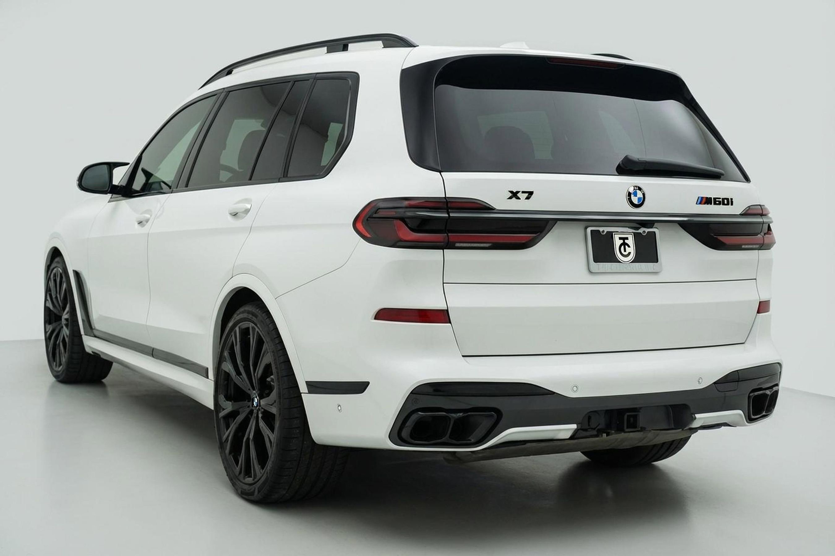 Used 2023 BMW X7 M60i w/ Executive Package image 15