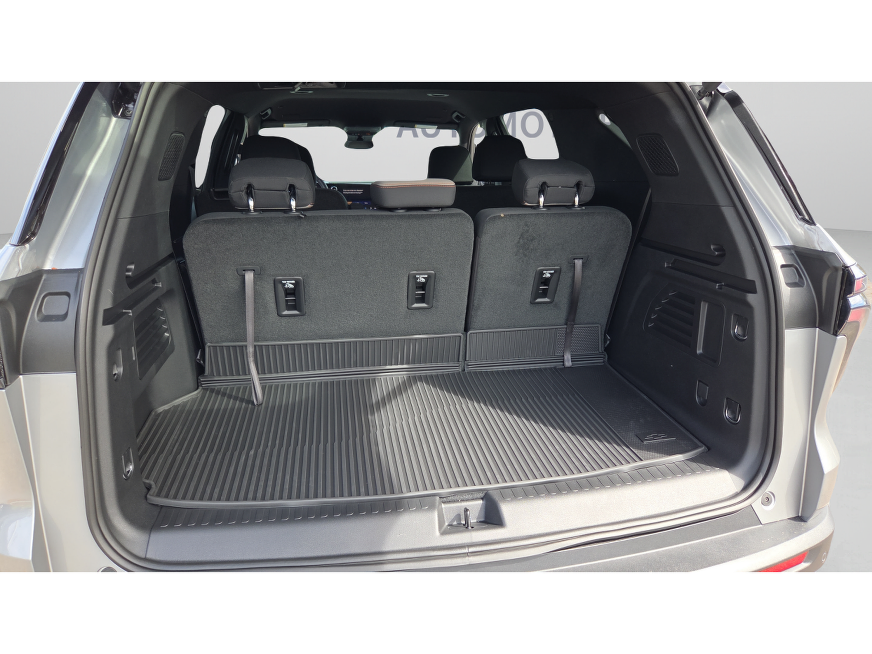 New 2026 Chevrolet Traverse LT w/ Driver Confidence Package FWD image 24