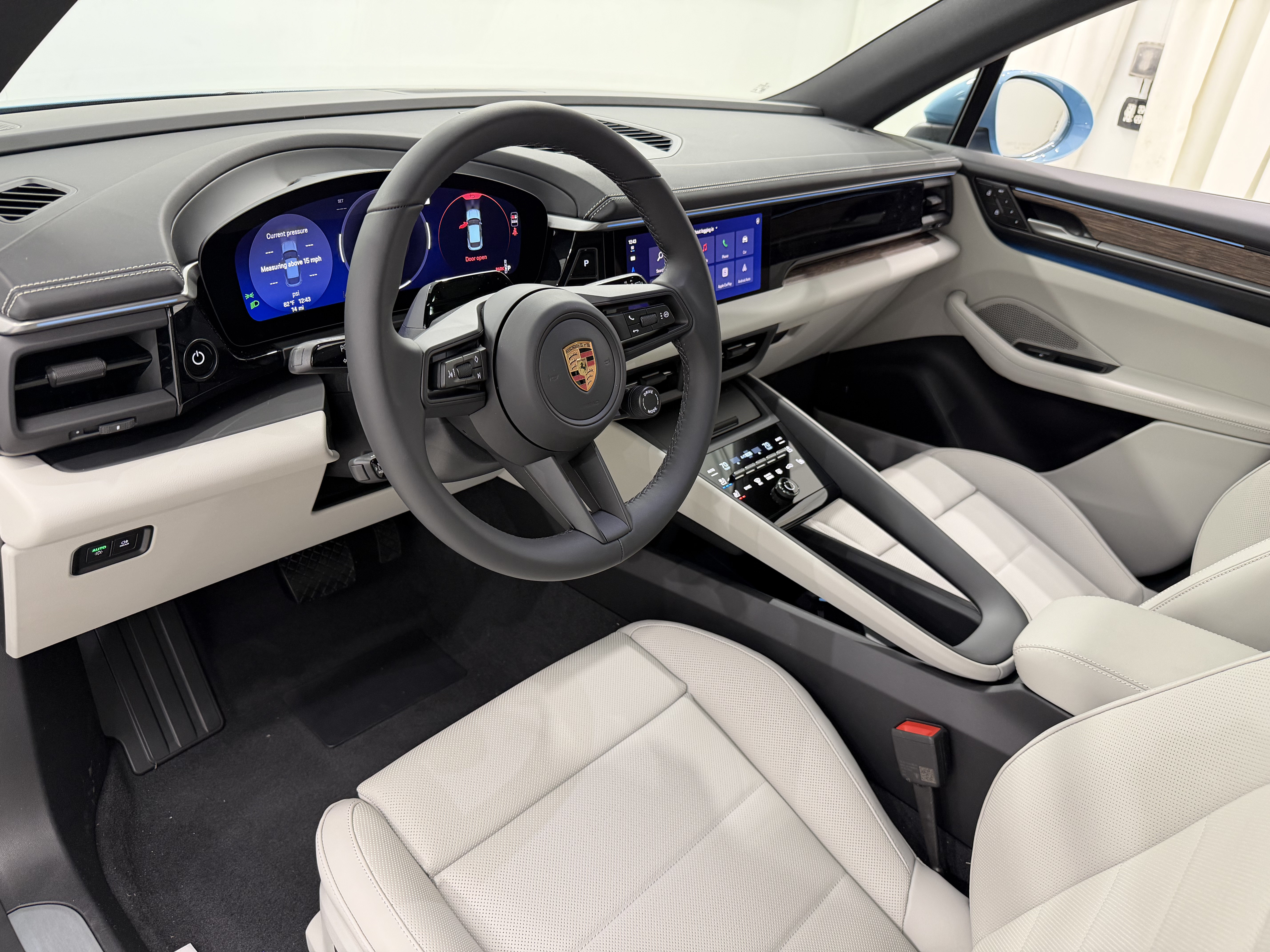 New 2026 Porsche Macan 4 Electric AWD/4WD image 26
