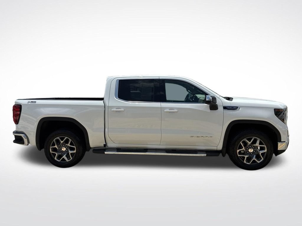 Used 2025 GMC Sierra 1500 SLE w/ X31 Off-Road Package AWD/4WD image 5